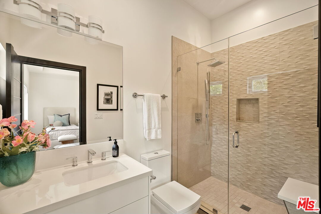 3238 Canyon Lake Dr