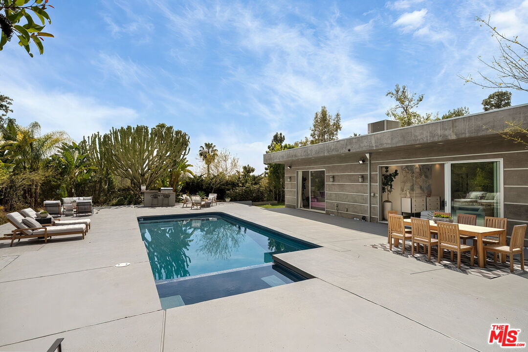 3238 Canyon Lake Dr