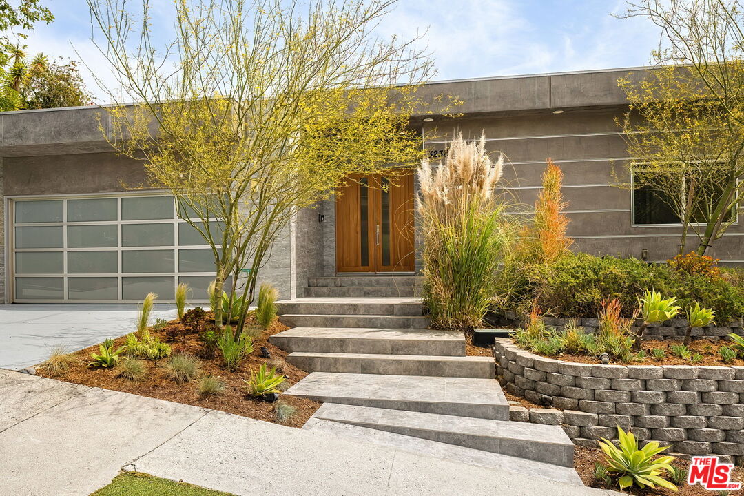 3238 Canyon Lake Dr