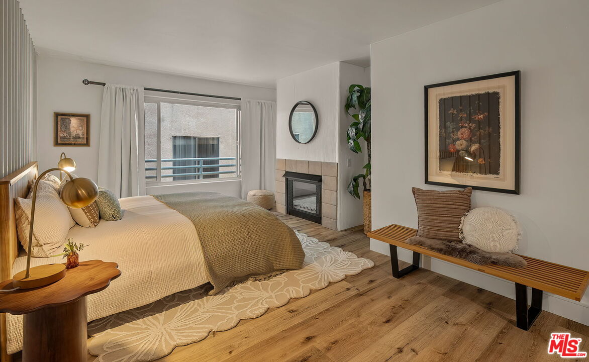 1160 Granville Ave Unit: 104