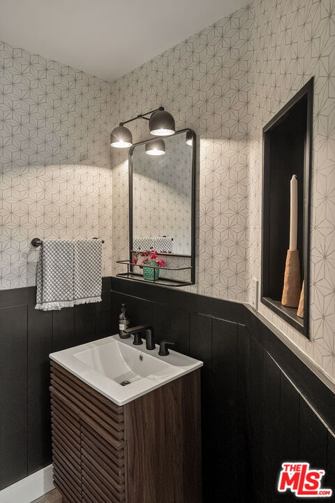 1160 Granville Ave Unit: 104