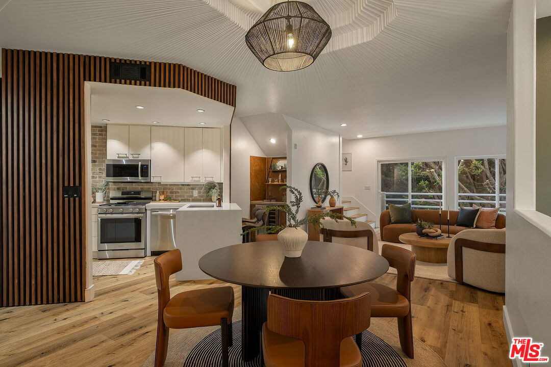 1160 Granville Ave Unit: 104