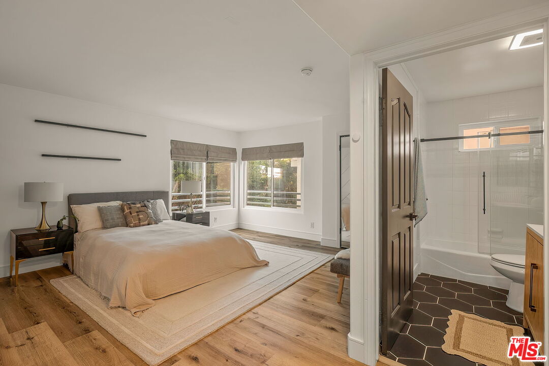 1160 Granville Ave Unit: 104