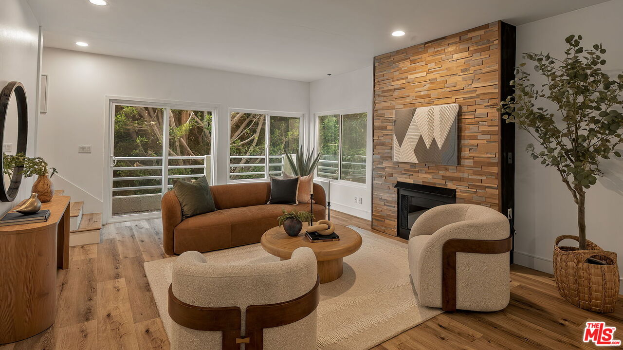 1160 Granville Ave Unit: 104