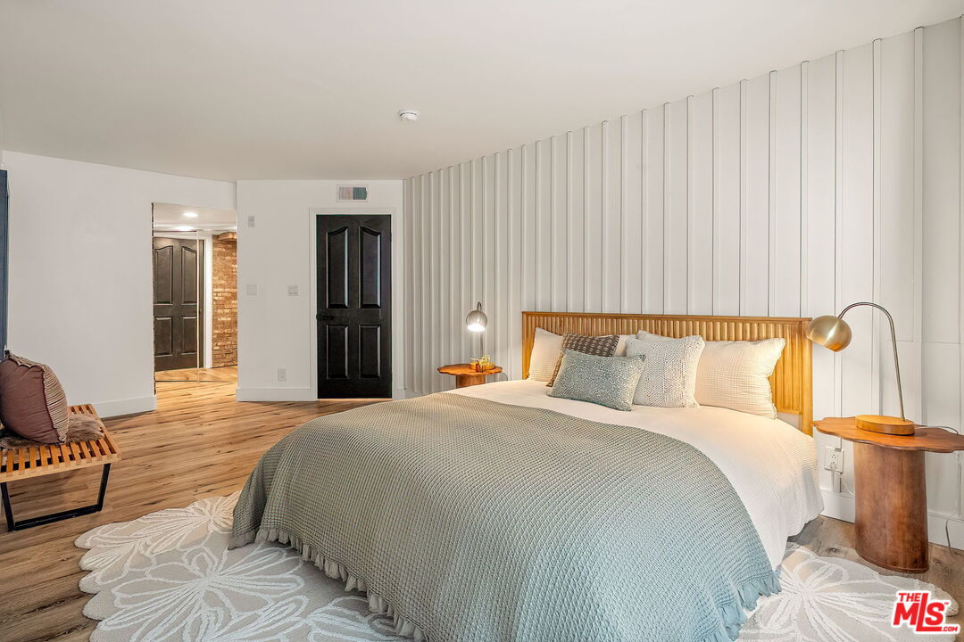 1160 Granville Ave Unit: 104
