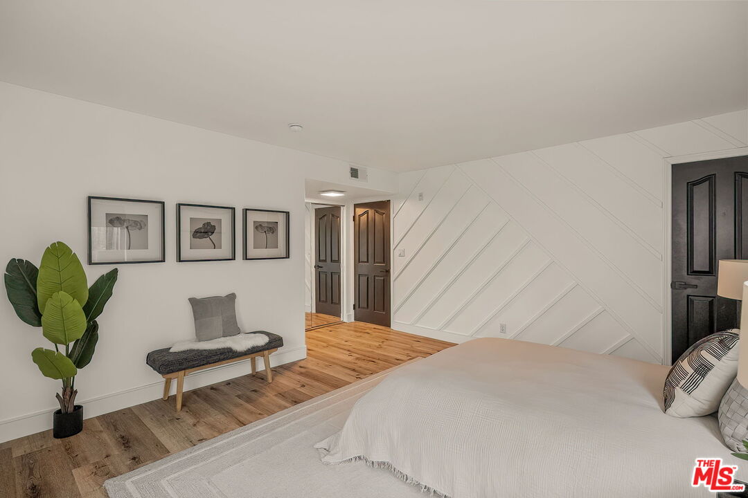 1160 Granville Ave Unit: 104