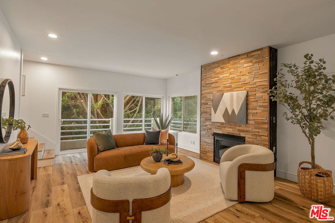 1160 Granville Ave Unit: 104