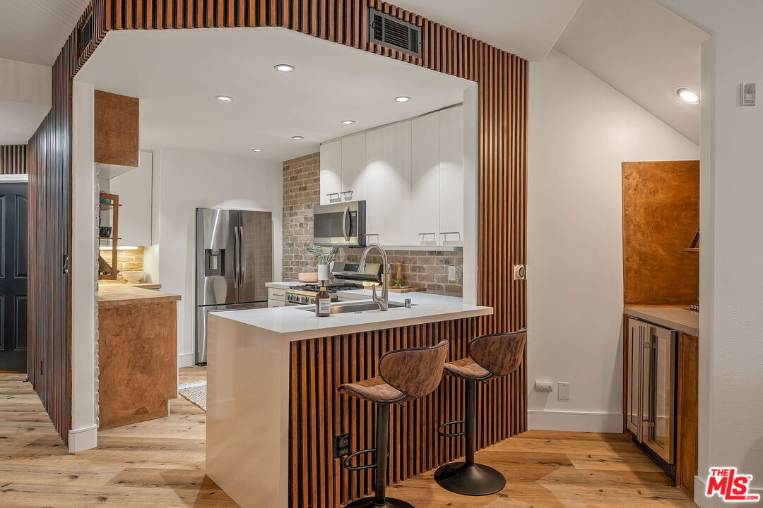 1160 Granville Ave Unit: 104