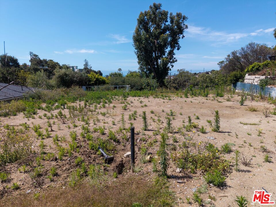 1025 Las Pulgas Rd