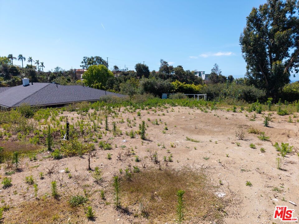 1025 Las Pulgas Rd