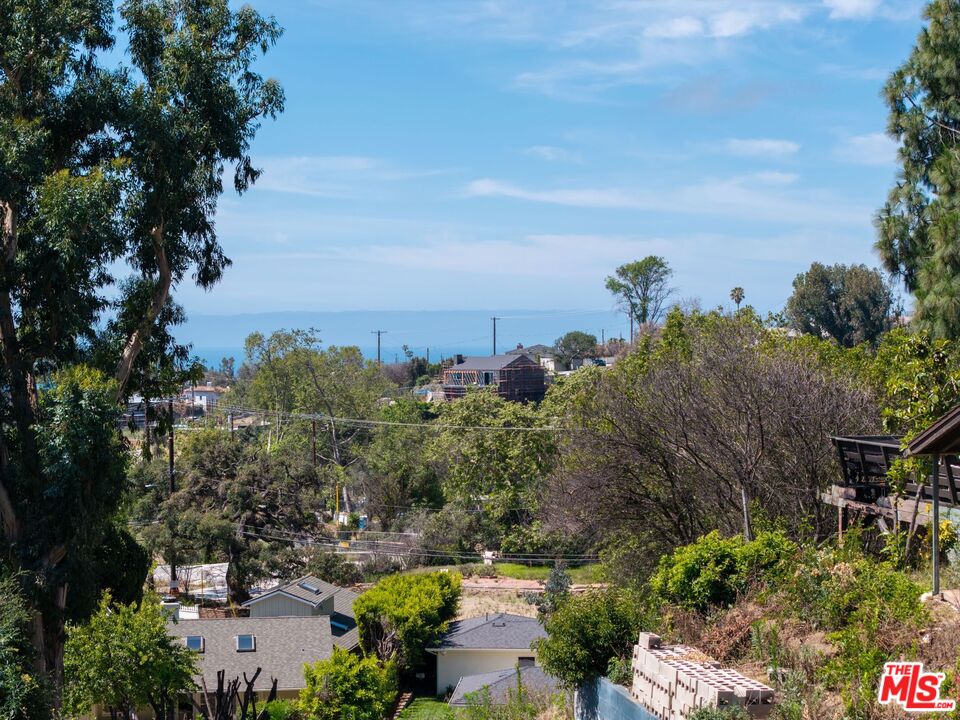 1025 Las Pulgas Rd