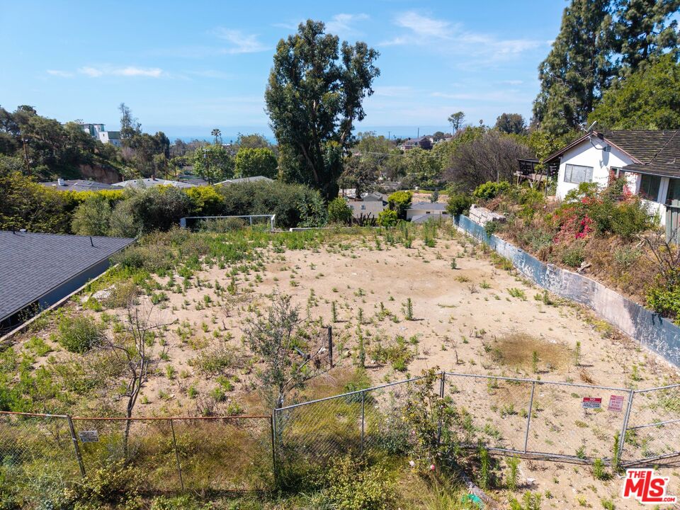1025 Las Pulgas Rd