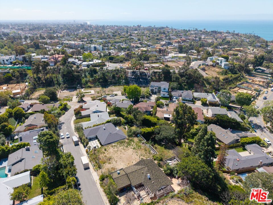 1025 Las Pulgas Rd