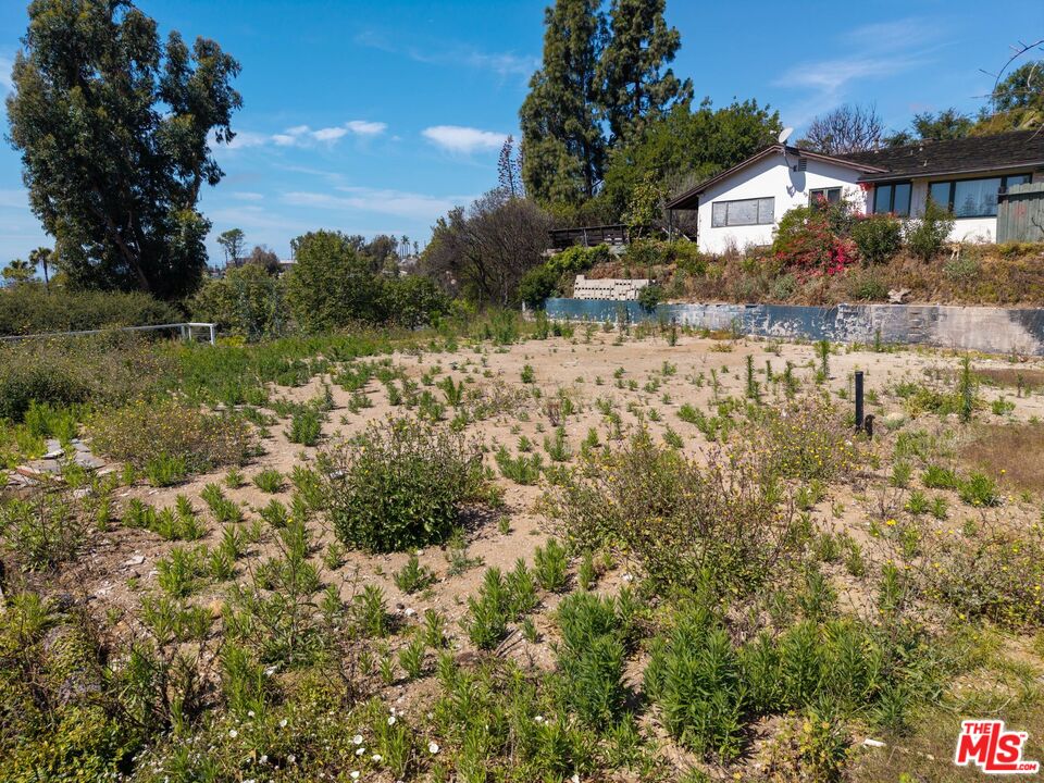 1025 Las Pulgas Rd