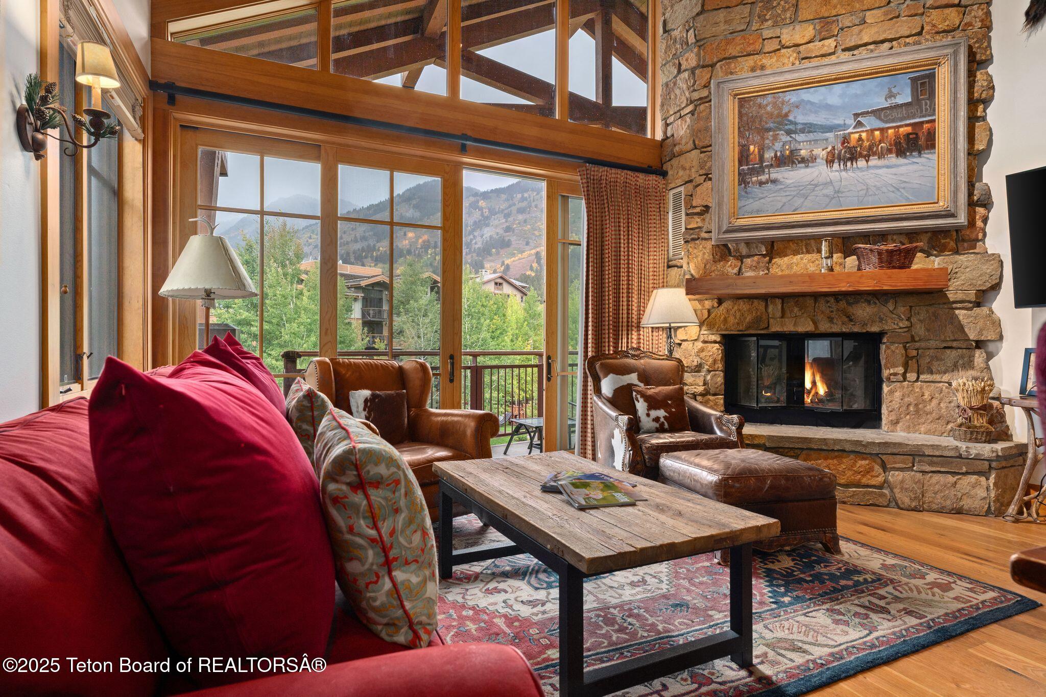 3285 W VILLAGE Drive, 404