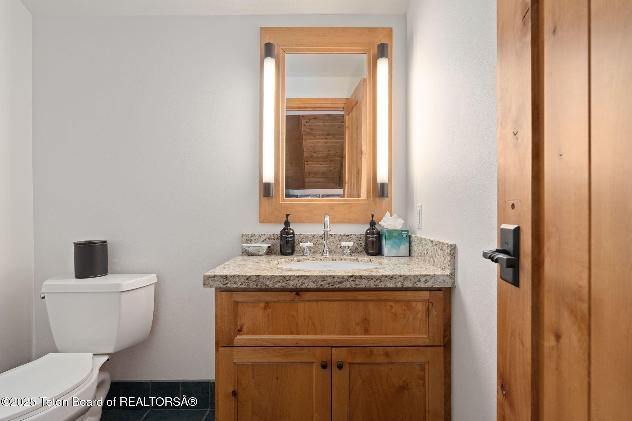 3285 W VILLAGE Drive, 404