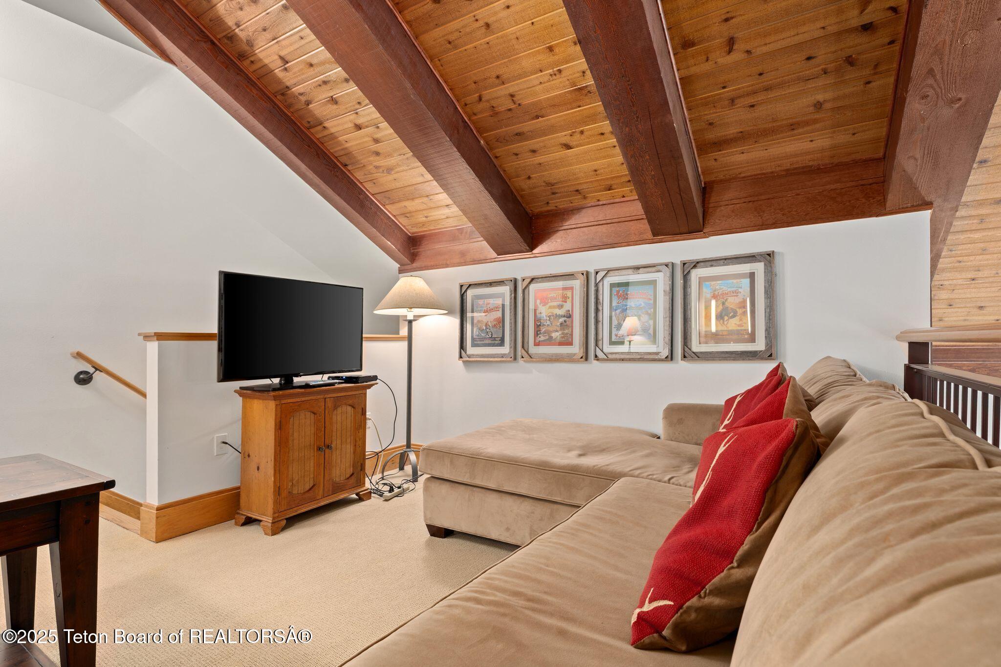 3285 W VILLAGE Drive, 404