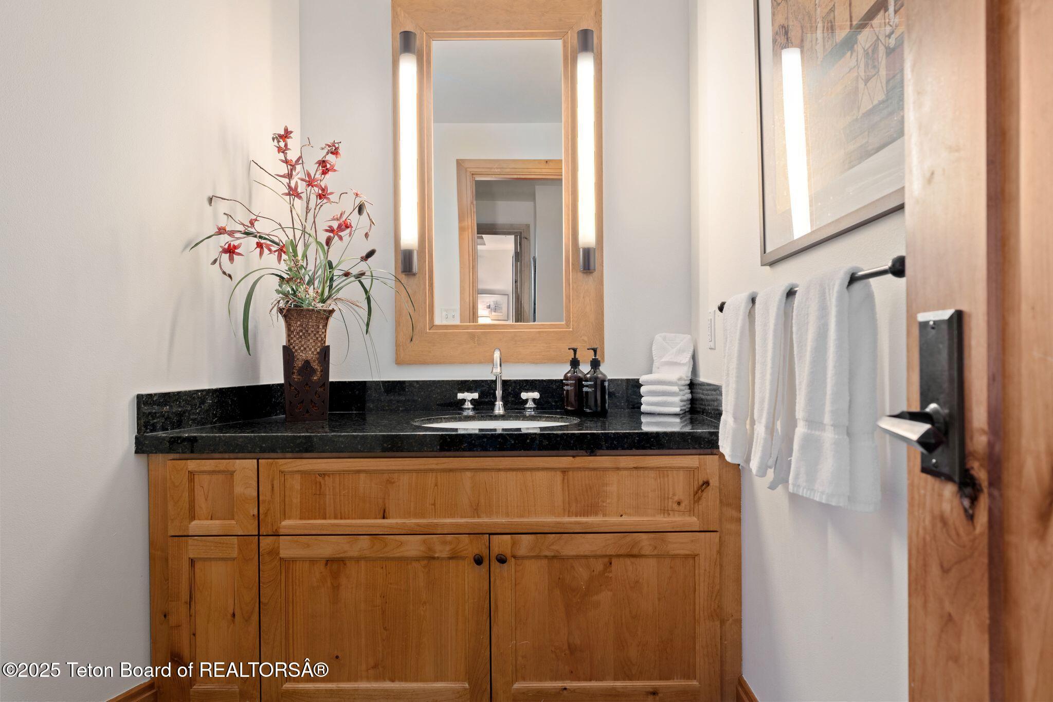 3285 W VILLAGE Drive, 404