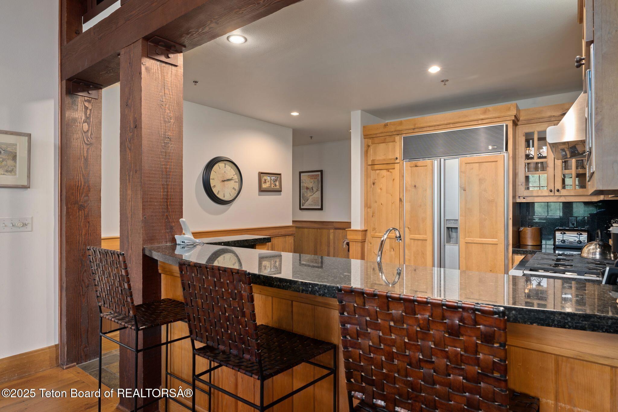 3285 W VILLAGE Drive, 404