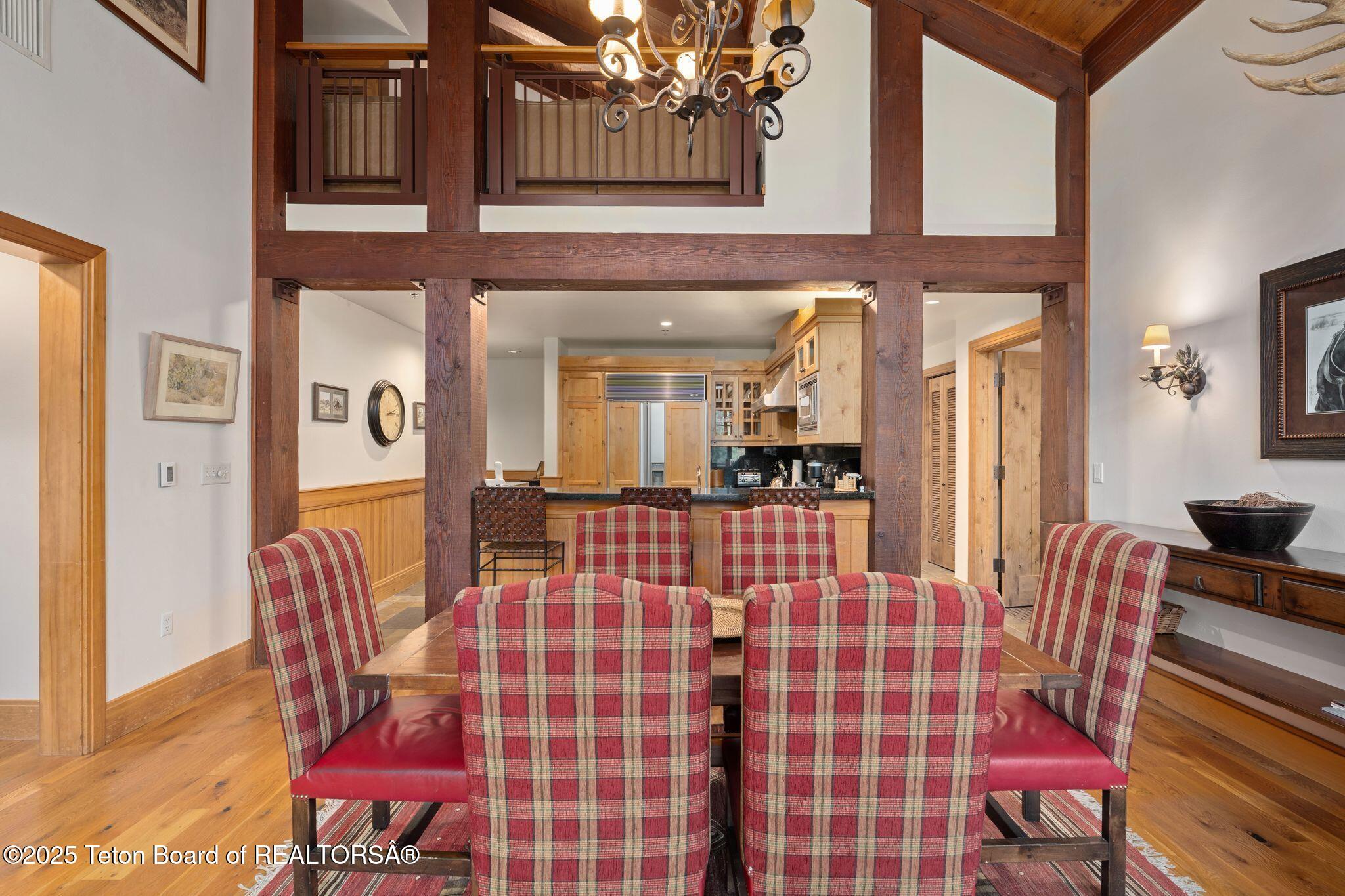 3285 W VILLAGE Drive, 404