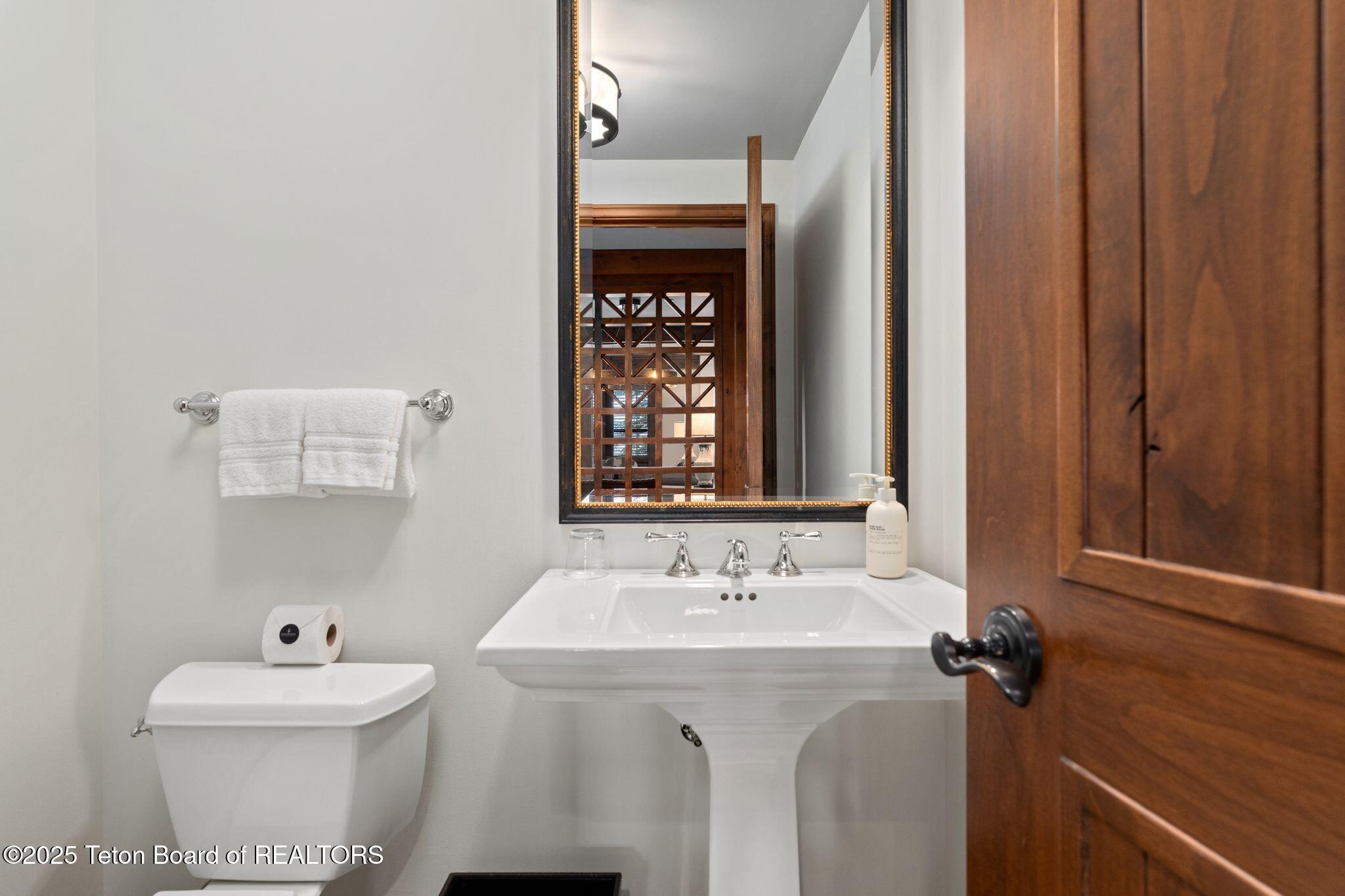 7680 N GRANITE LOOP Road 556