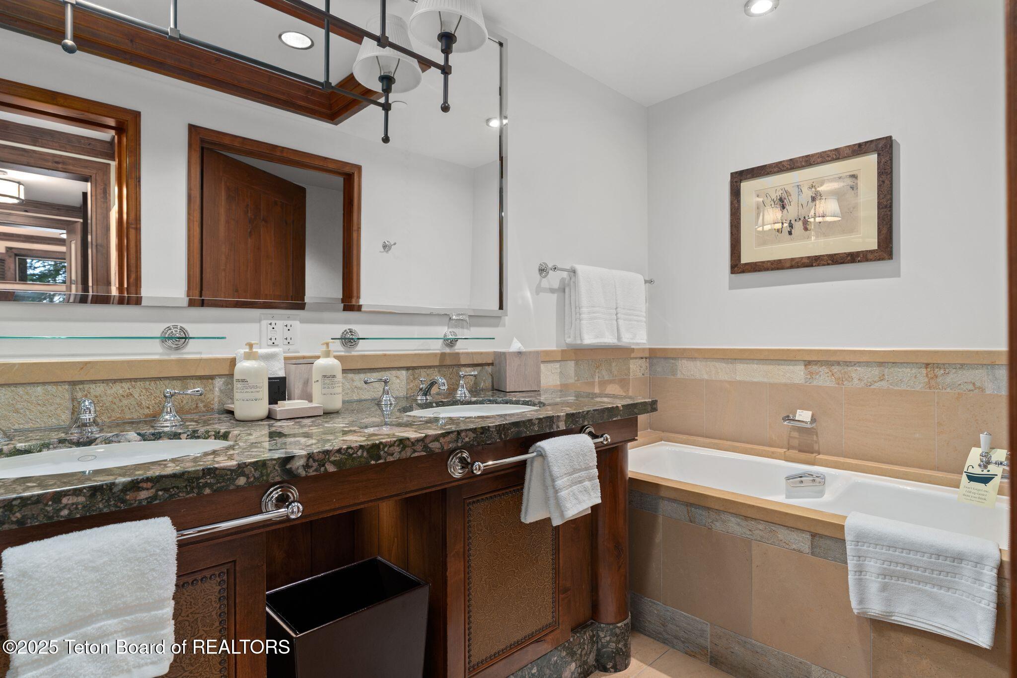 7680 N GRANITE LOOP Road 556