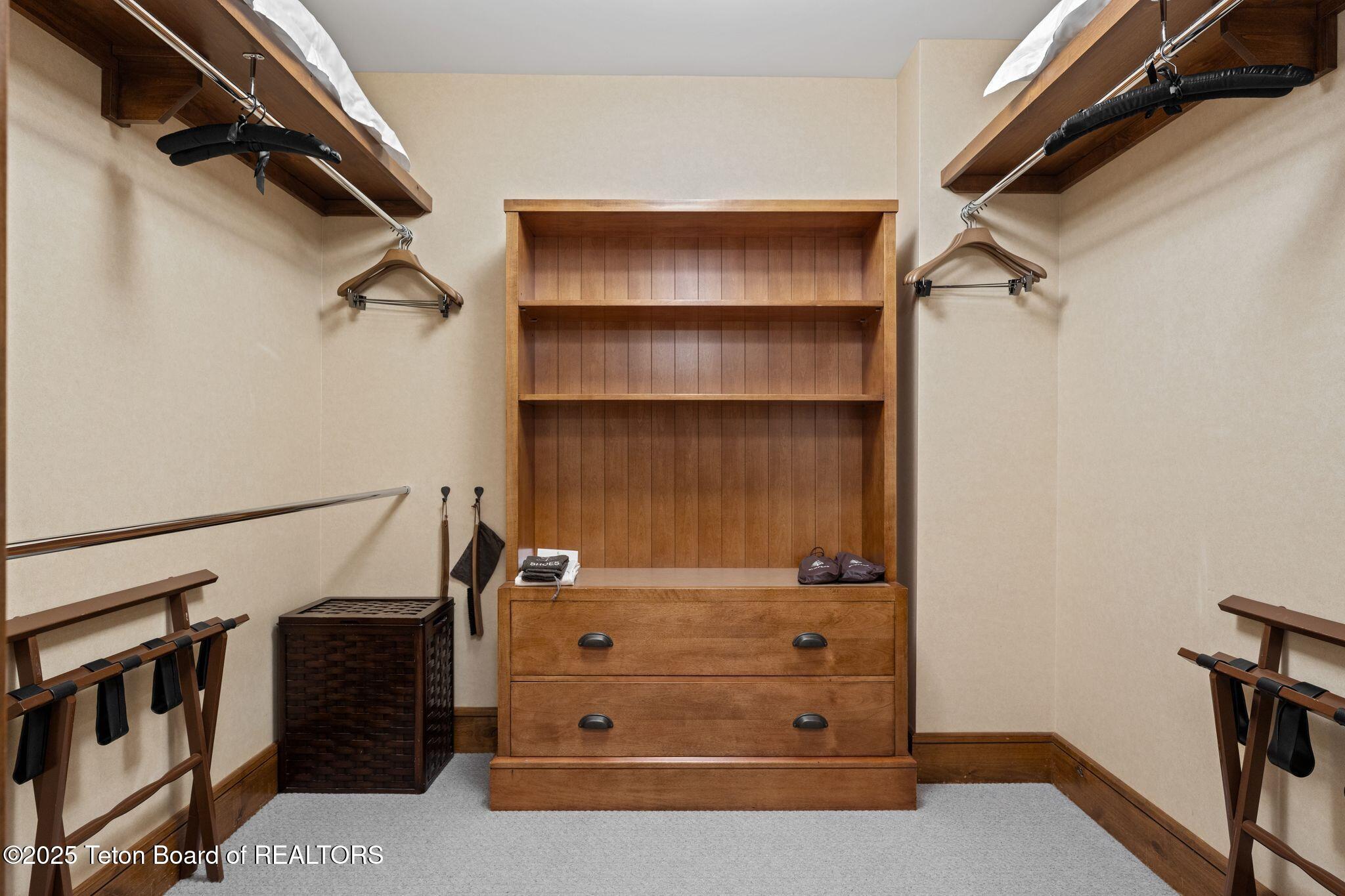 7680 N GRANITE LOOP Road 556