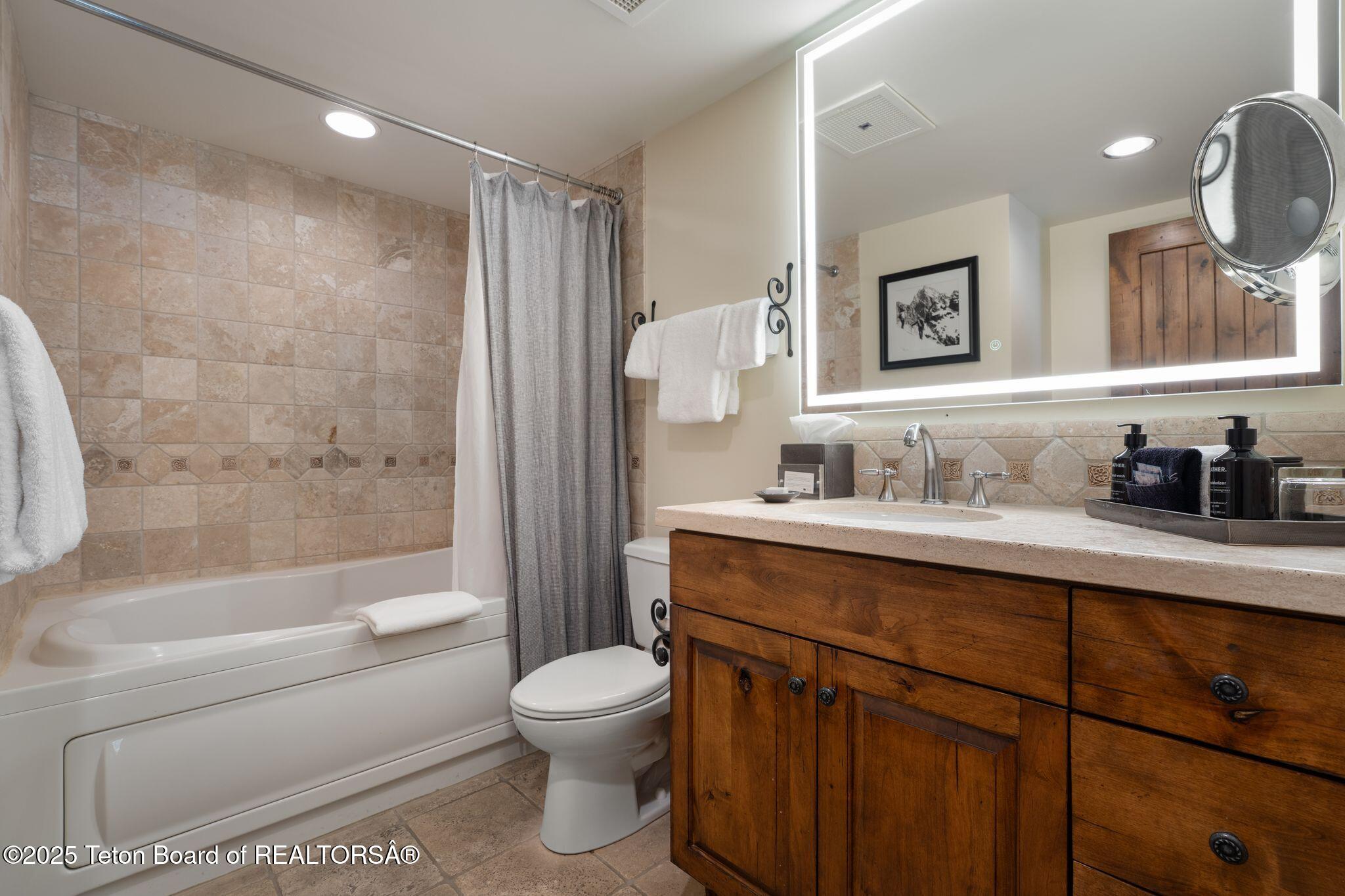 3385 W VILLAGE Drive, 502