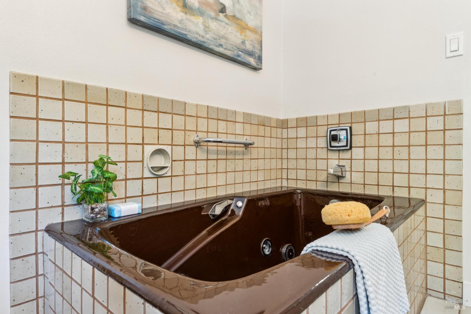 308 E Strawberry Drive