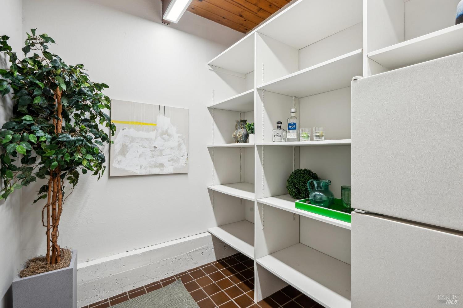 308 E Strawberry Drive