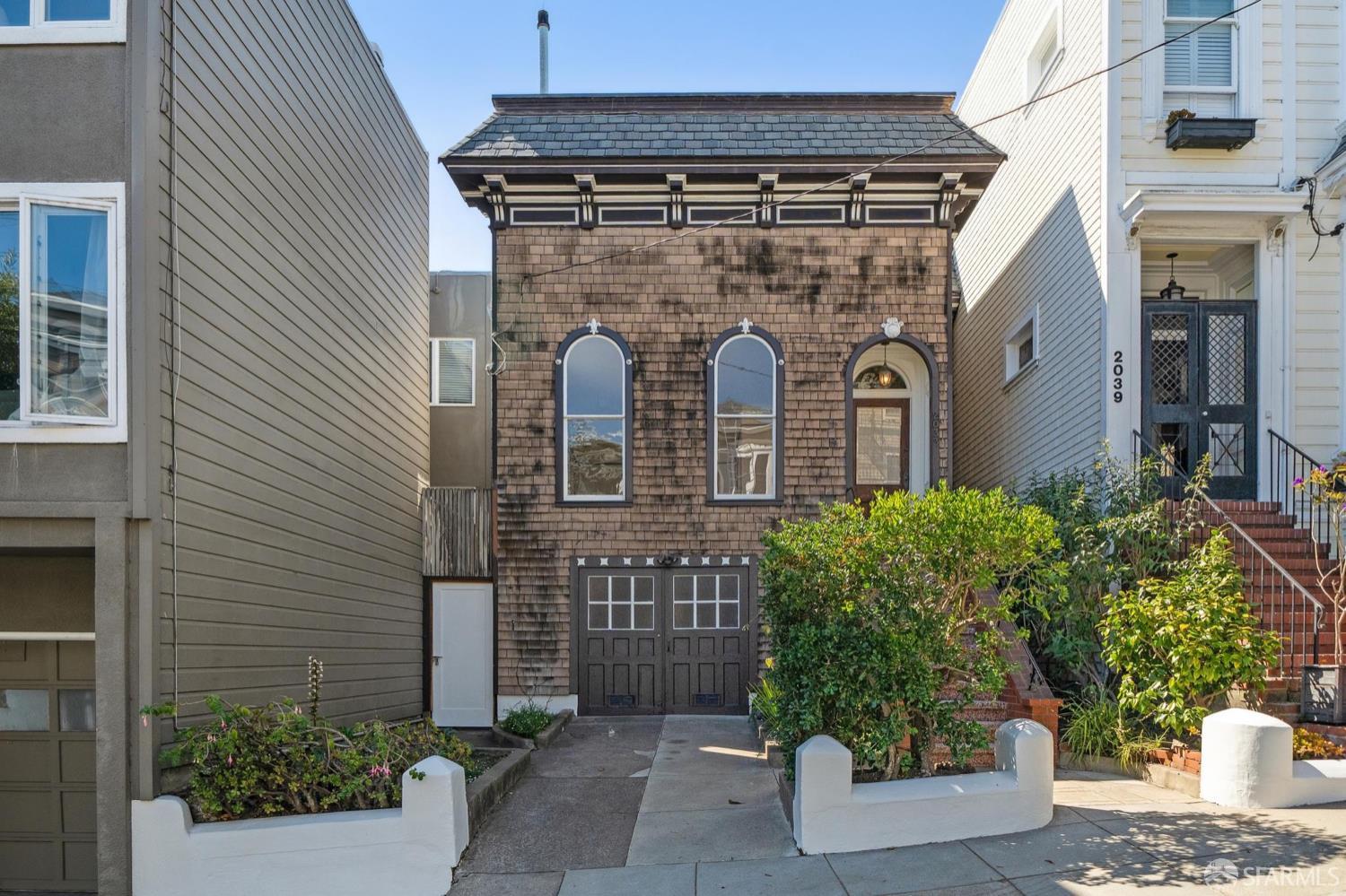 2033 Broderick Street