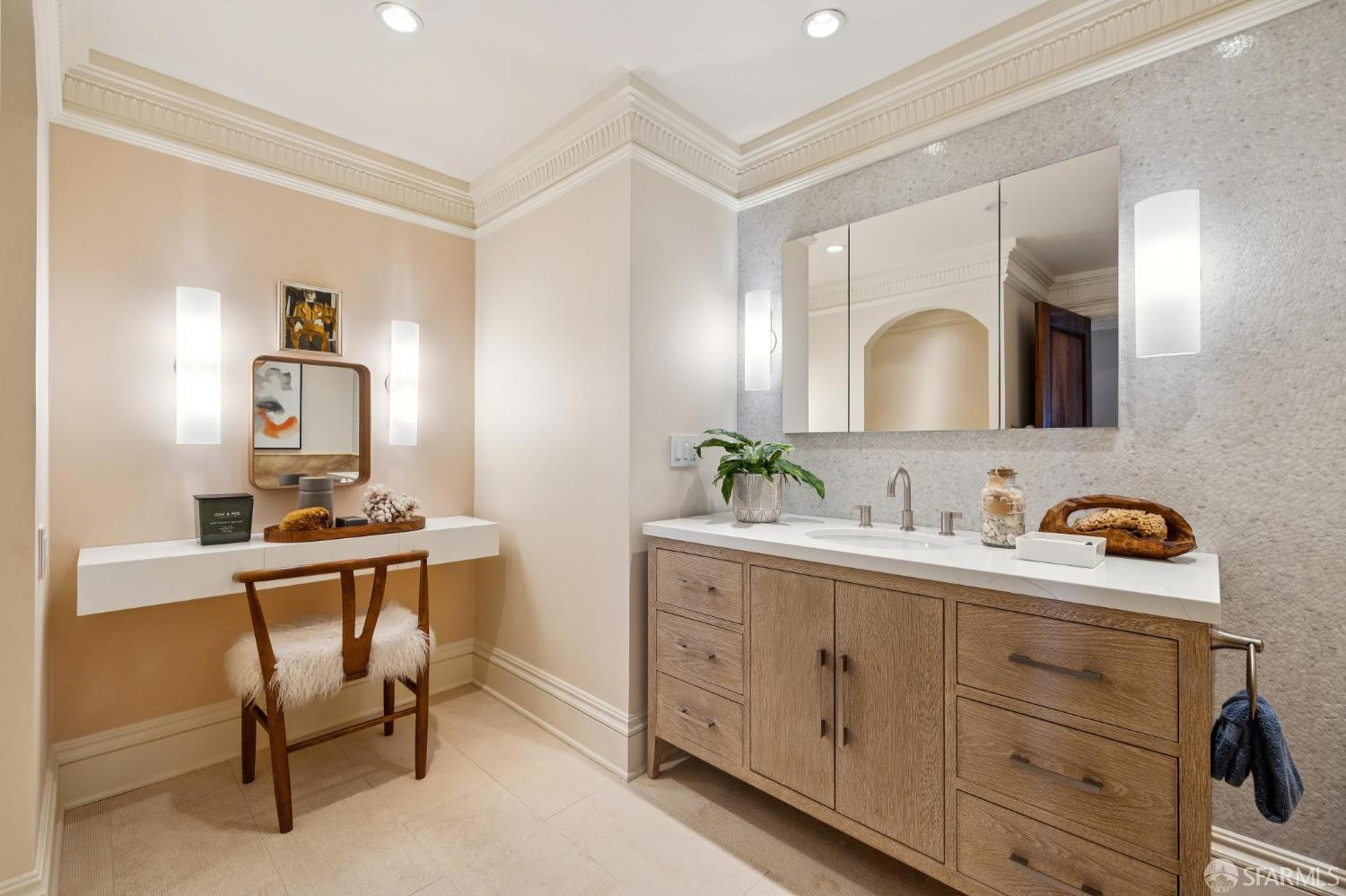 611 Washington Street # 2402