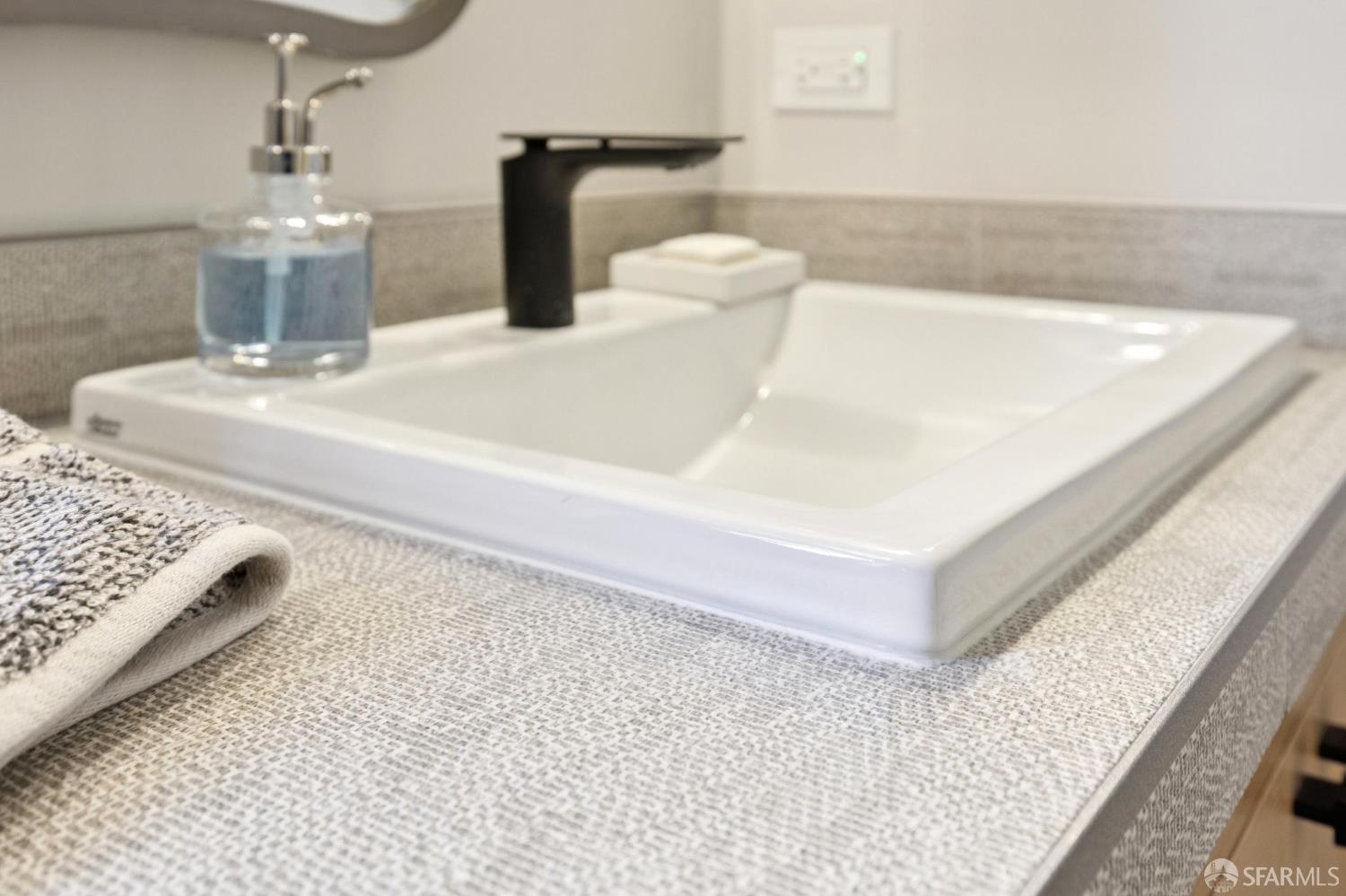 373 Lombard Street # 501