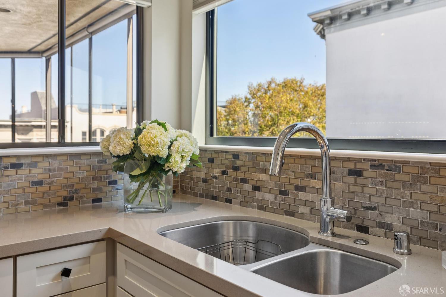 373 Lombard Street # 501