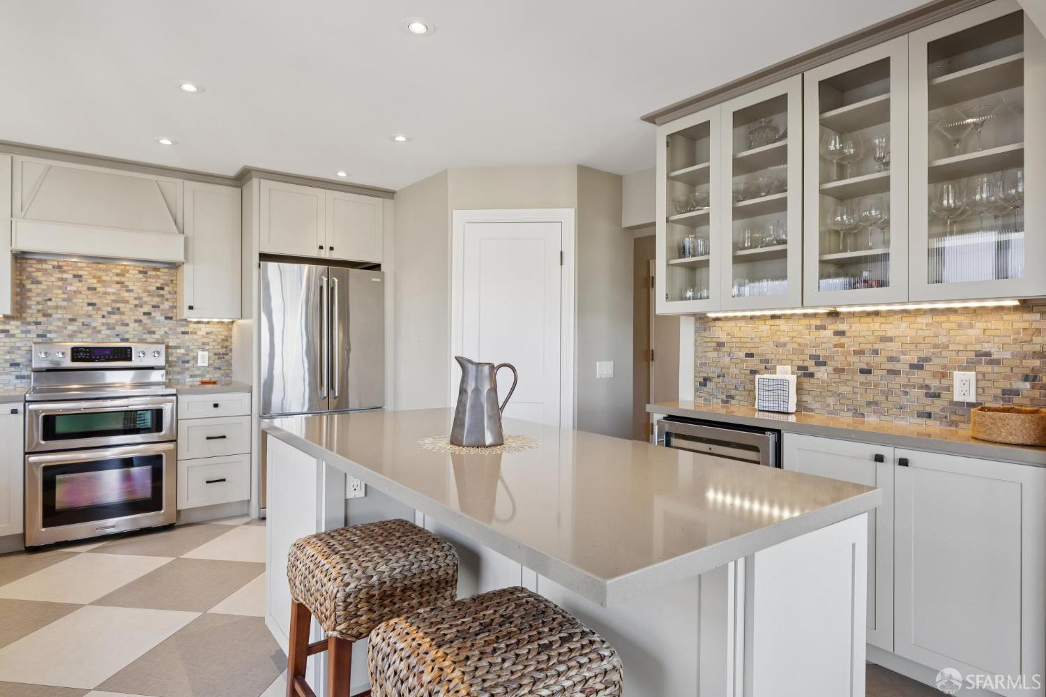 373 Lombard Street # 501