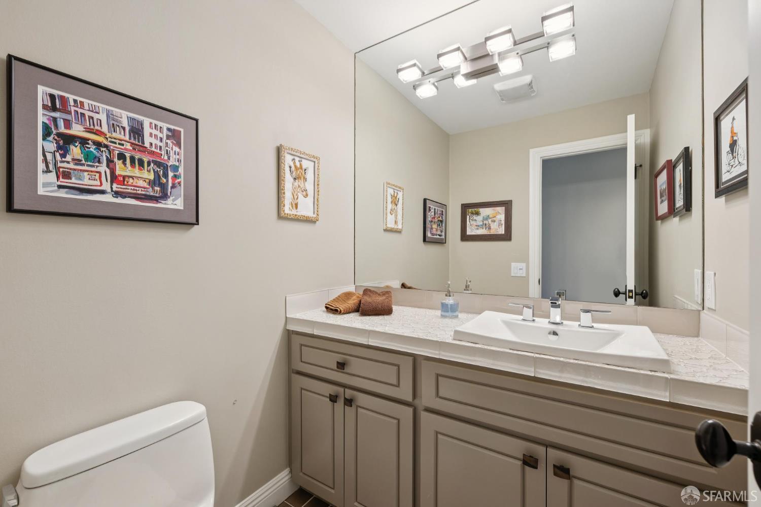 373 Lombard Street # 501