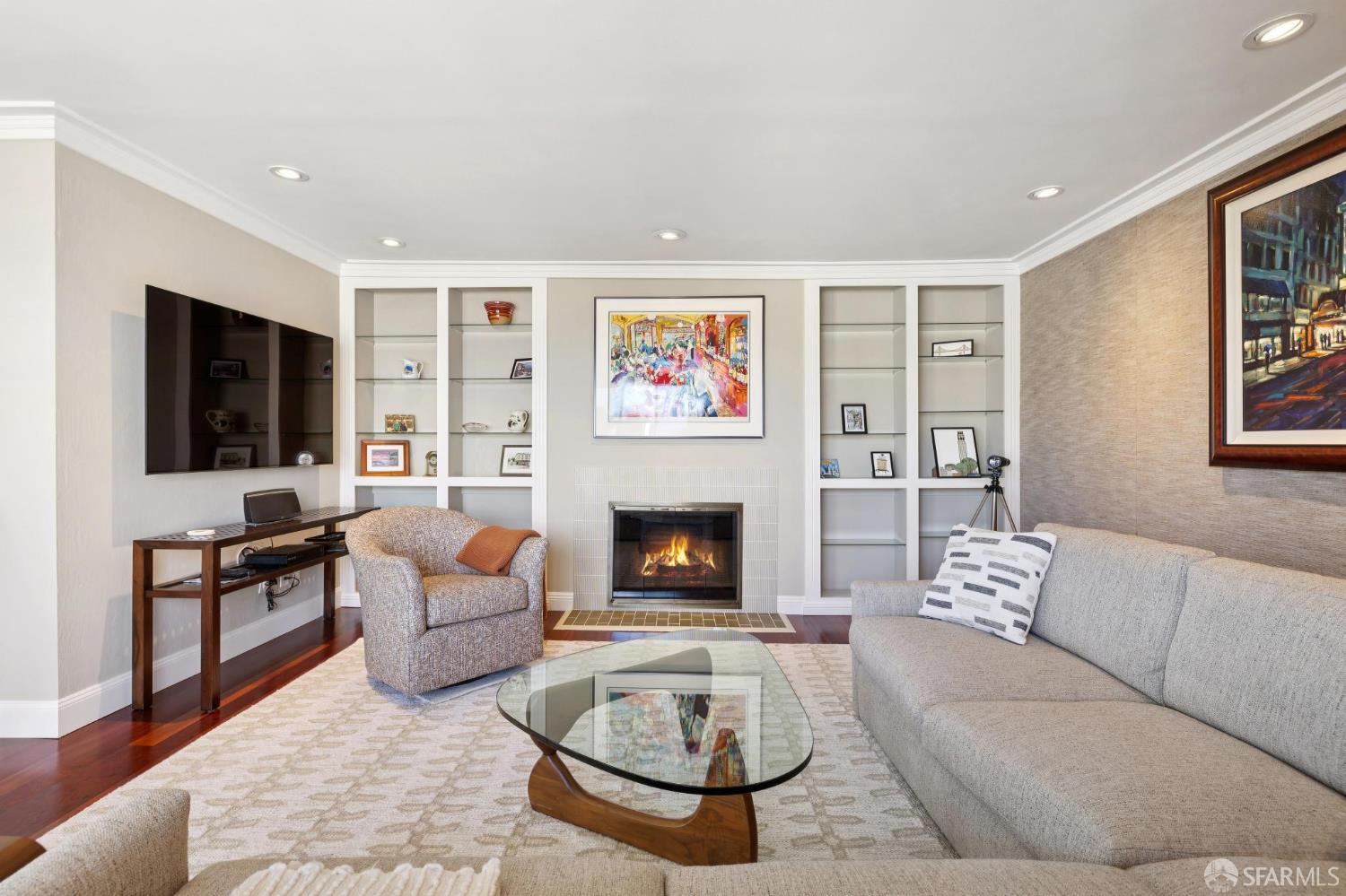 373 Lombard Street # 501