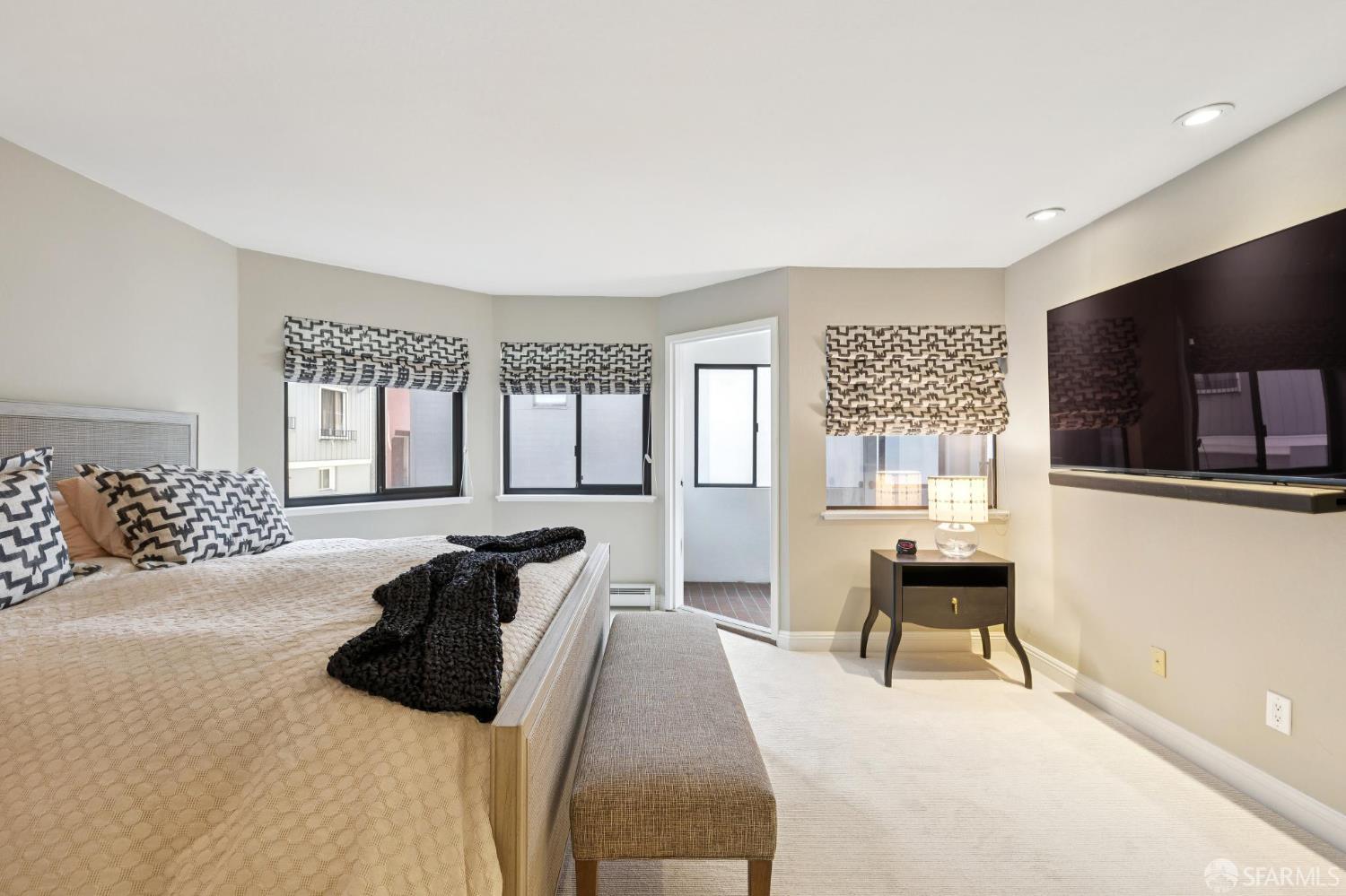 373 Lombard Street # 501