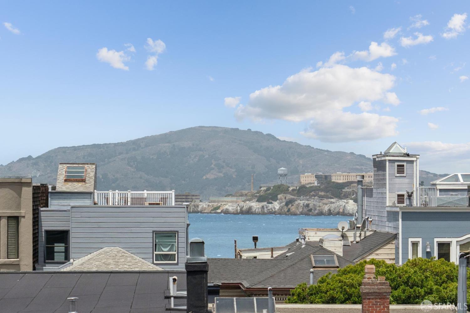 838 Bay Street