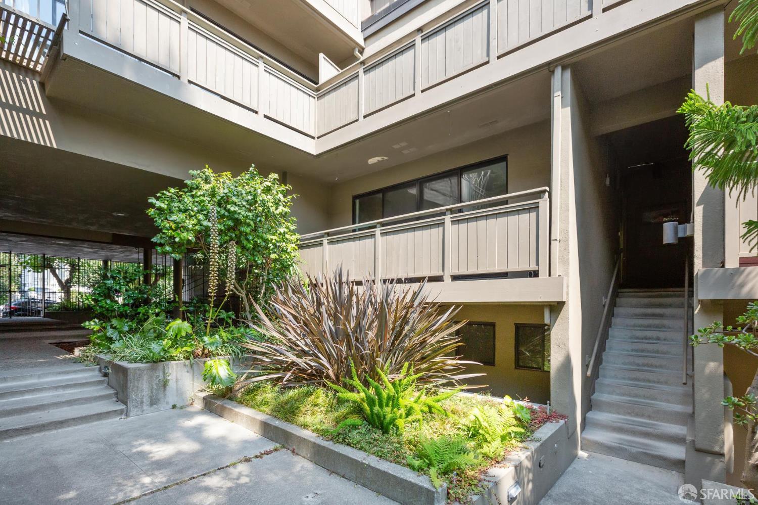 1817 California Street # 2B