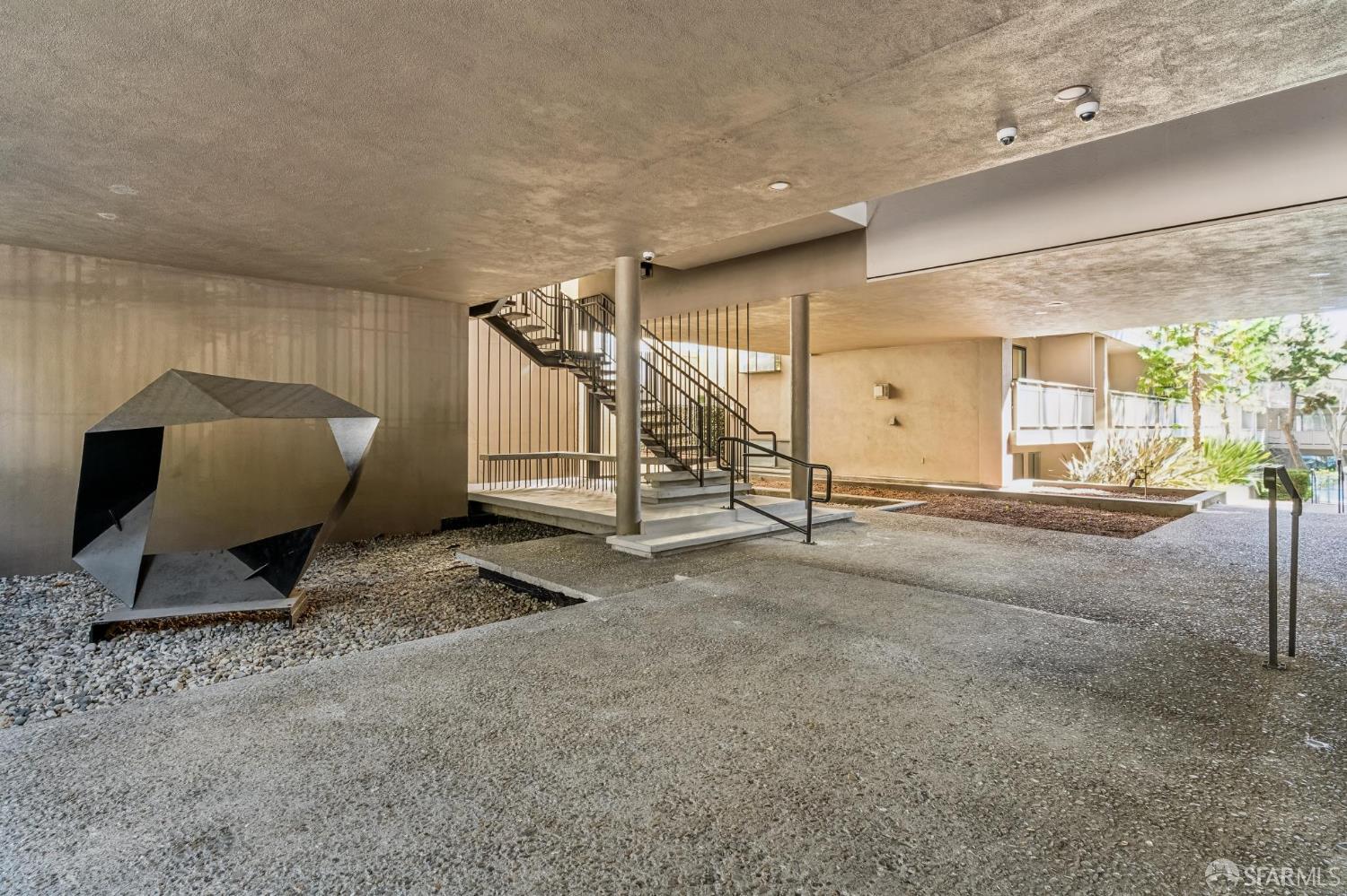1817 California Street # 2B