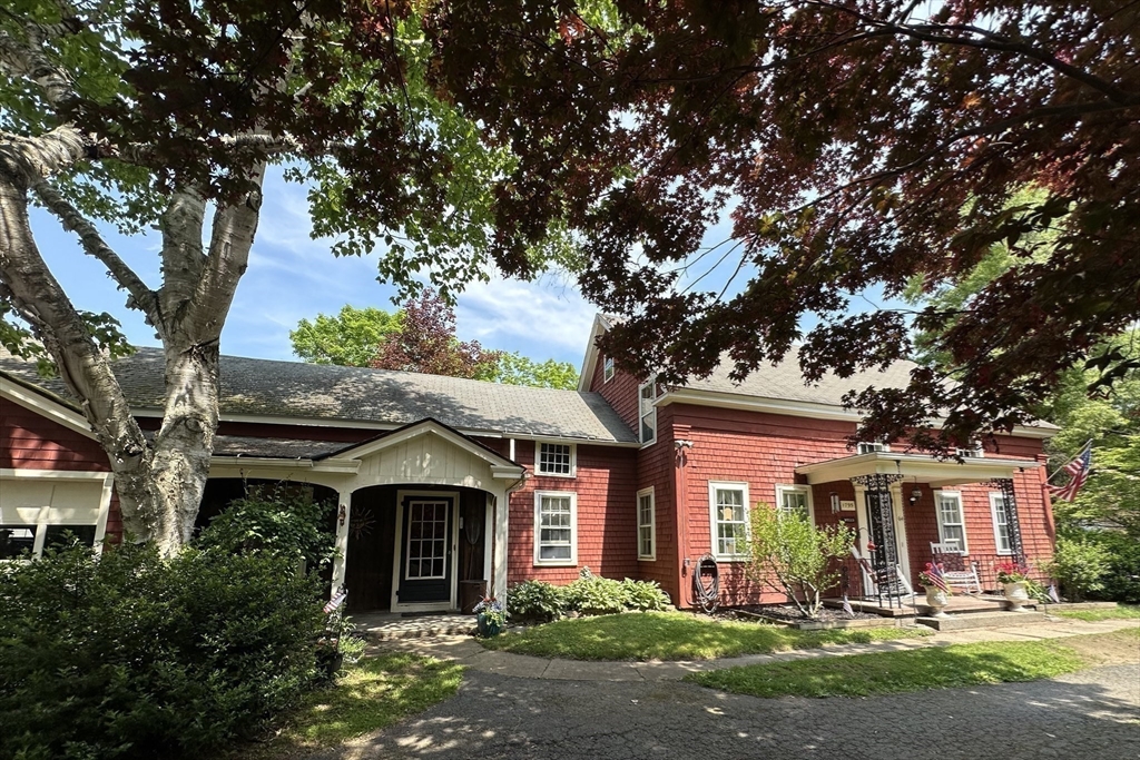 64 Sugarloaf St