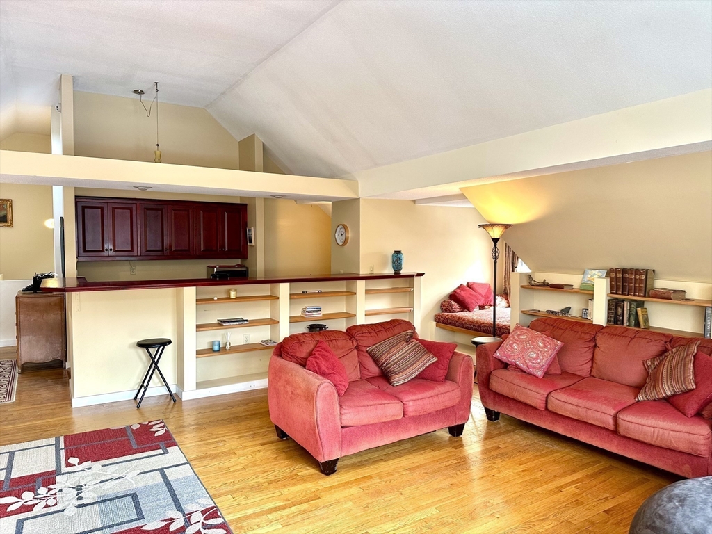 10 North Main Unit: 5 (E)