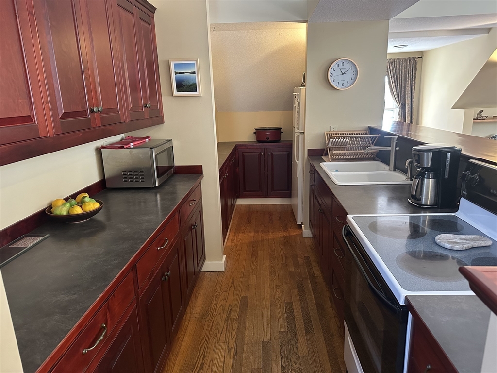 10 North Main Unit: 5 (E)