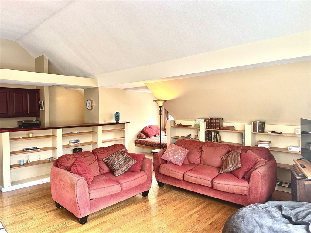 10 North Main Unit: 5 (E)