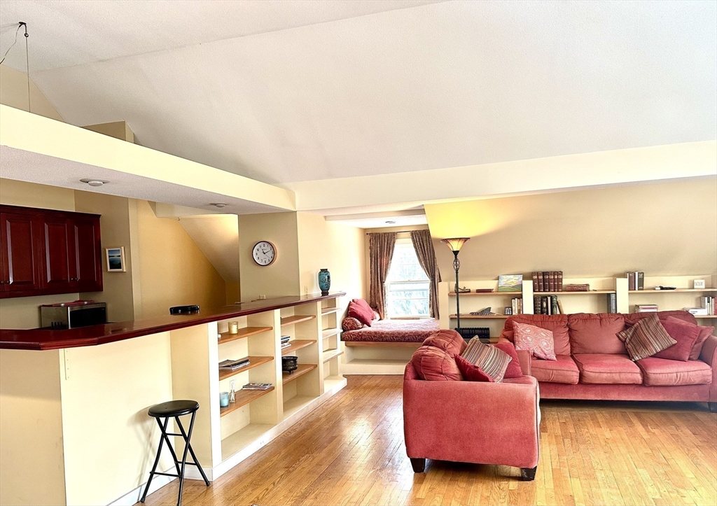 10 North Main Unit: 5 (E)