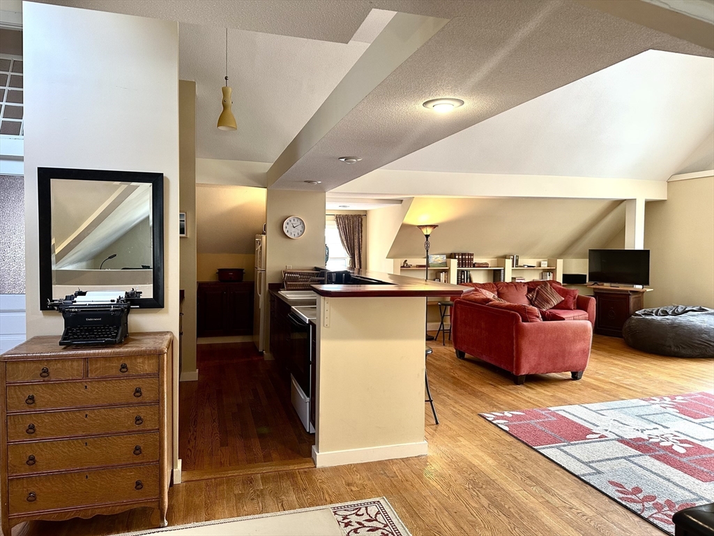10 North Main Unit: 5 (E)