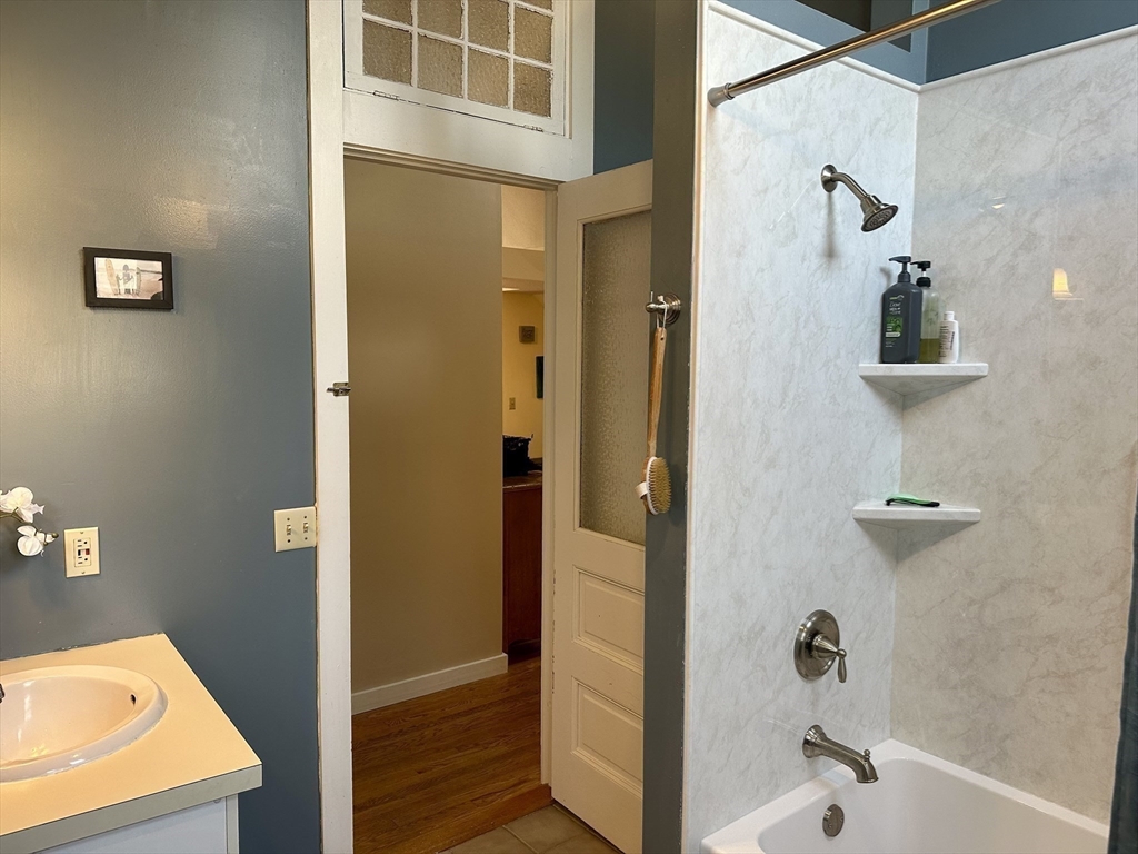 10 North Main Unit: 5 (E)
