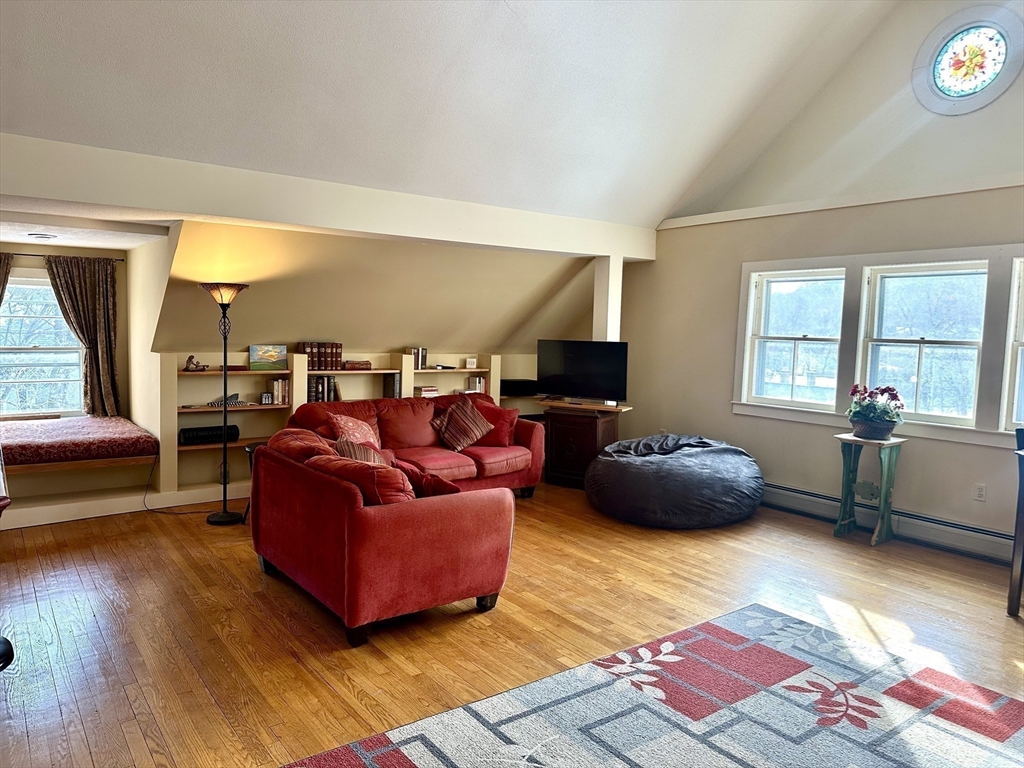 10 North Main Unit: 5 (E)