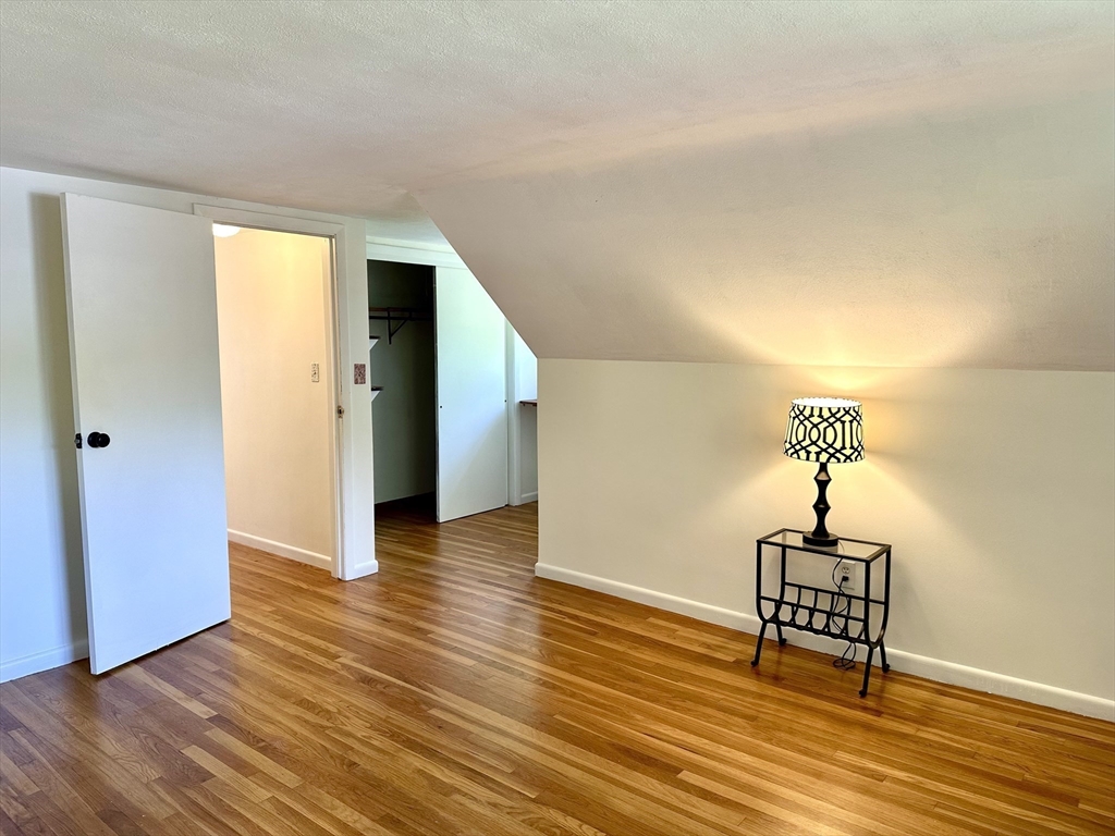 23 South Mount Holyoke Dr
